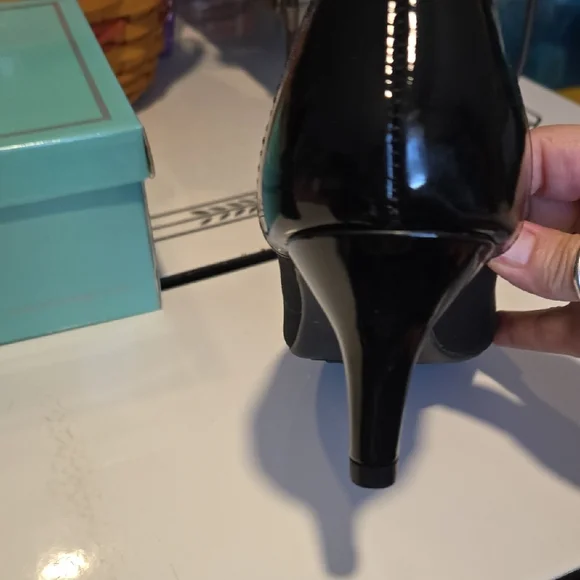 Marabella Women's Heels with Fabric And Black Patent Leather NIB - Picture 5 of 5
